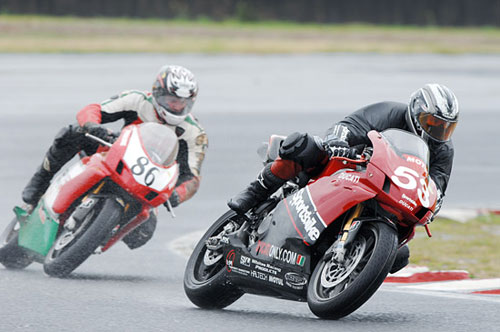 P.Martin Ducati 999s NSW Road Racing Championship. Peter leads the talented Beau Beaton.